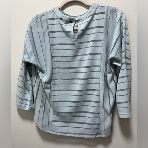 ZINK LONDON WOMEN BLUE SOLID TOP. SIZE: M - Picture 10 of 10